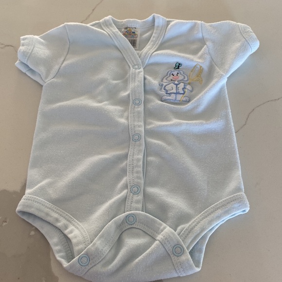 Bundle of Onesies and Vests - Picture 4 of 9